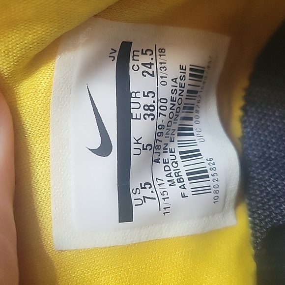 NEW NIKE ROSHE ONE - Picture 5 of 6